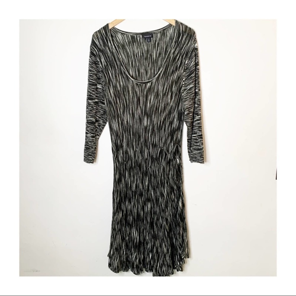 Torrid 3/4 Sleeve Black & White Dress SZ 2